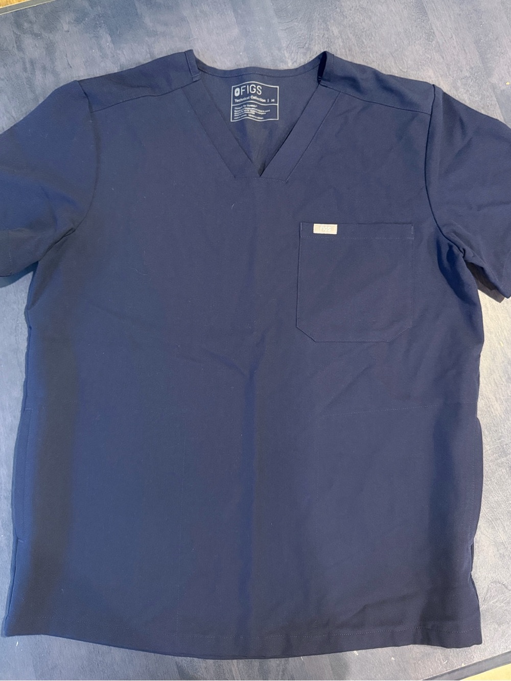 Figs Men's Navy V-Neck Scrub Top